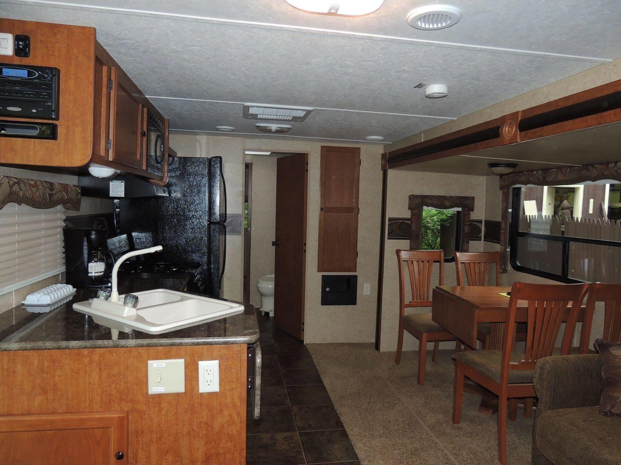 Lake George Escape - Campground Warrensburg Luaran gambar